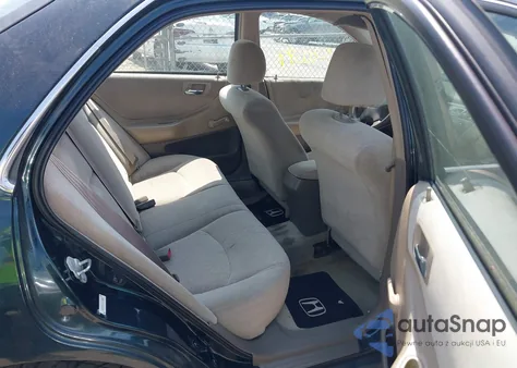 2001 Honda Accord Value Package из США, поврежденный, VIN 1HGCF86631A104002